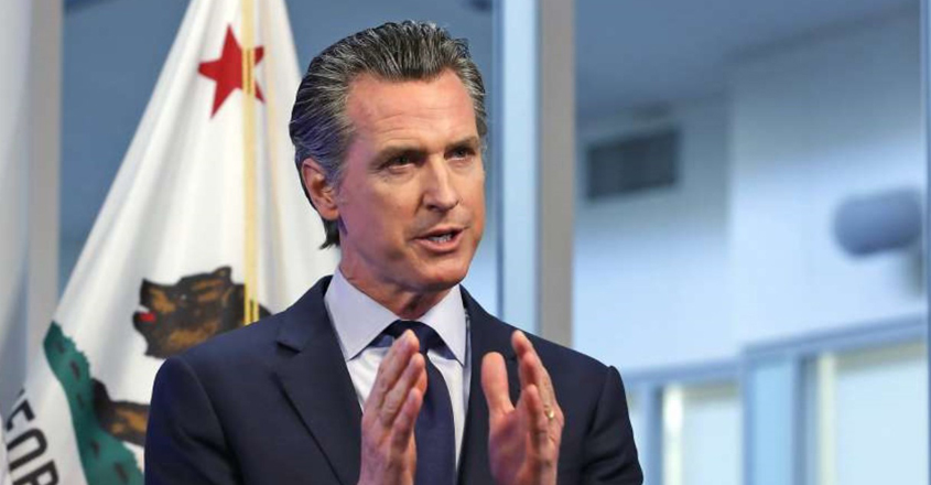 Gobernador de California, Gavin Newsom se lanza contra Gobernador de texas, Greg Abbott por abandonar el uso de mascarillas