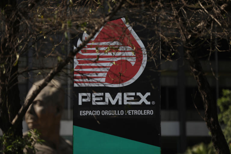 La arruinada PEMEX regaló petróleo a Cuba en 2023 por un valor de 400 millones de dólares