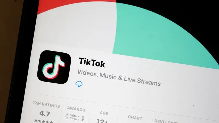 TikTok planea despidos globales en áreas de operaciones y marketing