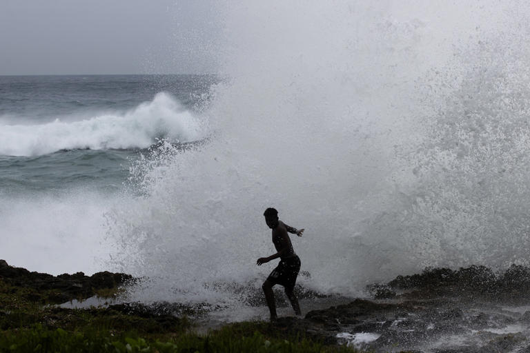 🛑República Dominicana comienza a sentir los efectos indirectos del destructor huracán Beryl