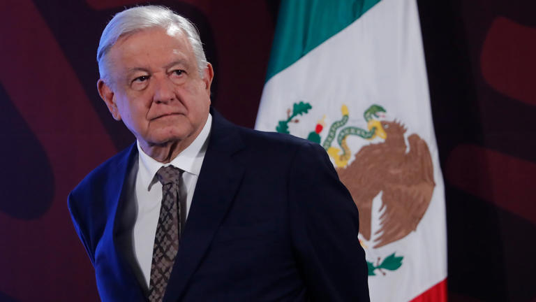 ¡Mugroso y mentiroso! Hacienda calcula que López Obrador concluirá su administración con una deuda de 48,6% del PIB