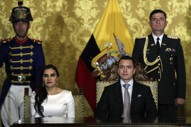 Se agudiza conflicto político en Ecuador entre el presidente Noboa y la vicepresidenta Abad