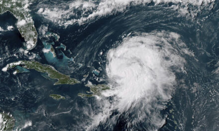 🛑Huracán Ernesto avanza hacia Bermuda mientras el territorio se prepara para la tormenta