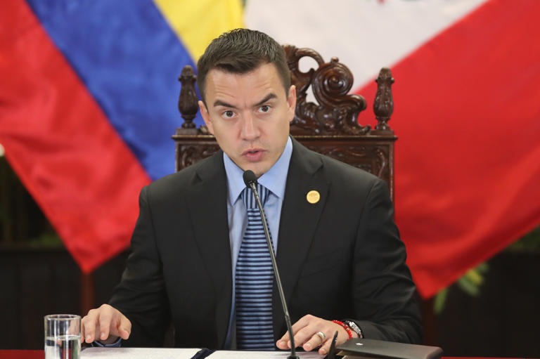 Presidente de Ecuador dispone toque de queda en veinte municipios para reforzar seguridad