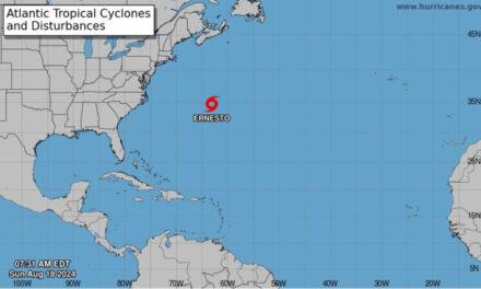 Se espera que Ernesto vuelva a convertirse en huracán este domingo, mientras los impactos continúan en la costa este de EE.UU.