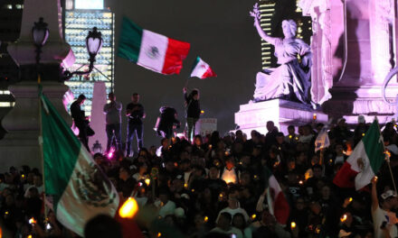 Miles de trabajadores del Poder Judicial protestan en México contra reforma aprobada