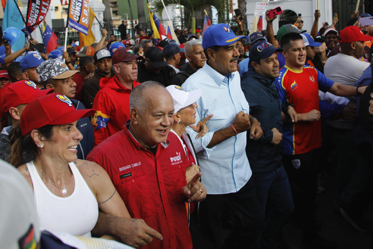 El dictador Nicolás Maduro anuncia cambios en su gabinete que hacen temer más mano dura a un mes de la polémica elección