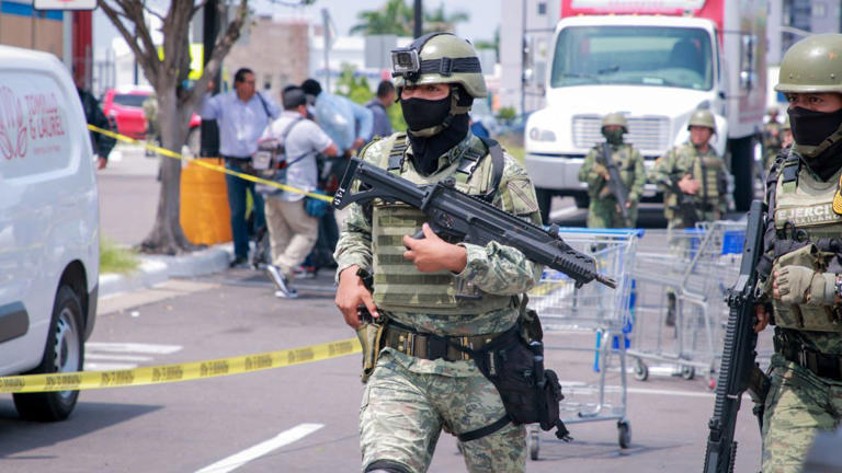 Un verdadero infierno. El Ejército de México envía a Sinaloa otros 600 soldados para combatir matanza entre narcos