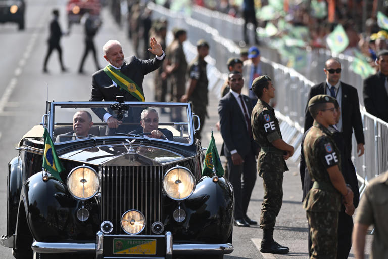 Lula preside el desfile por la Independencia de Brasil con homenajes a los países del G20