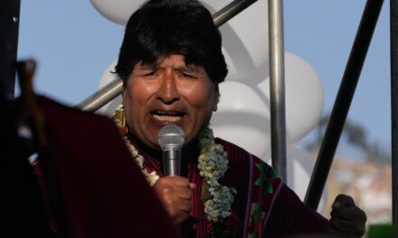 No tardan en capturarlo. Evo Morales desafía a la justicia y se atrinchera en su feudo cocalero