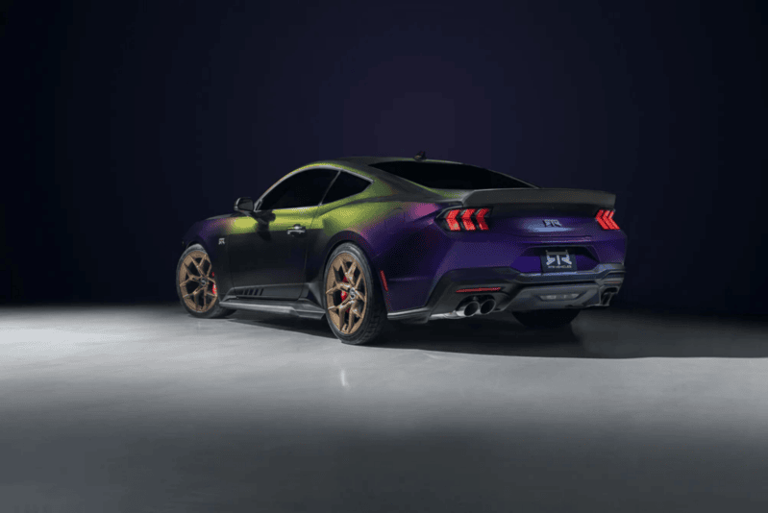 Enamórate del Ford Mustang Mystichrome, el carro camaleón con ruedas