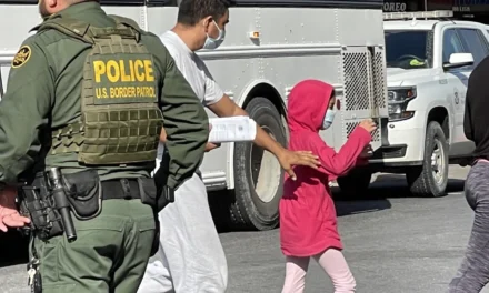 Texas ofrece terrenos a Trump en la frontera con México para posibles deportaciones masivas