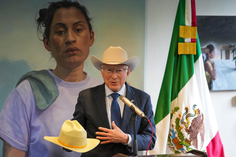 Que siempre sí hay producción de fentanilo en México. Afirma el blandengue ex embajador Ken Salazar